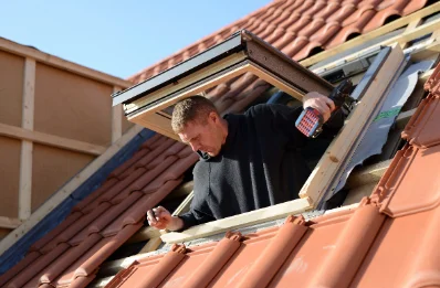 Pose de fenêtres de toit Velux à Vauville
